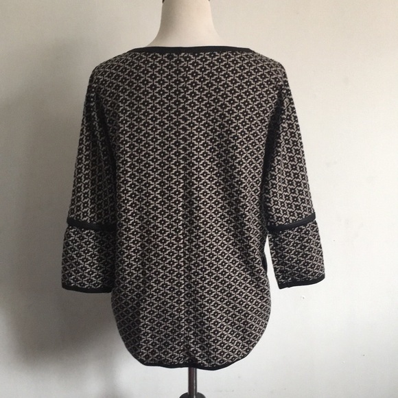 Max Studio Oversized Coquille Textured Top: Size Small - Picture 3 of 11